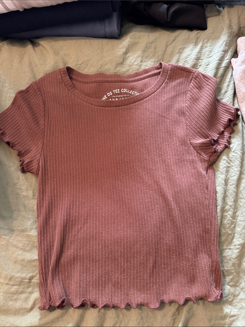 Aeropostale Ribbed Short Sleeve Tee in Dusty Rose